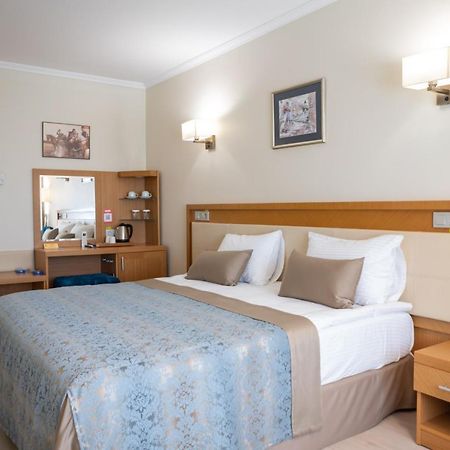 Patalya Lakeside Resort Hotel Golbası Екстериор снимка