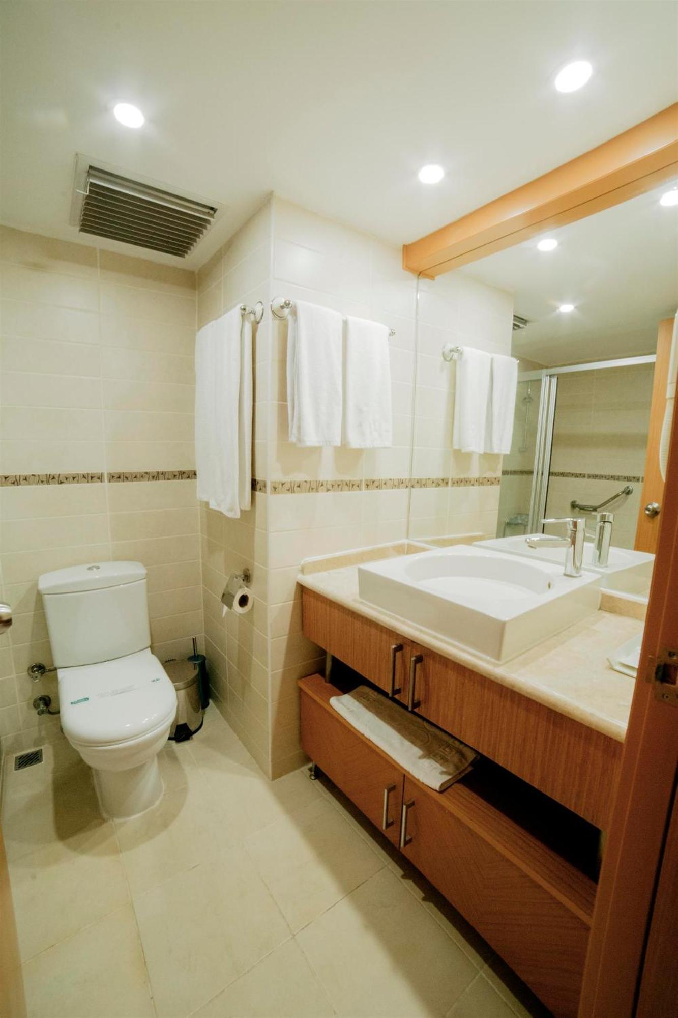 Patalya Lakeside Resort Hotel Golbası Екстериор снимка