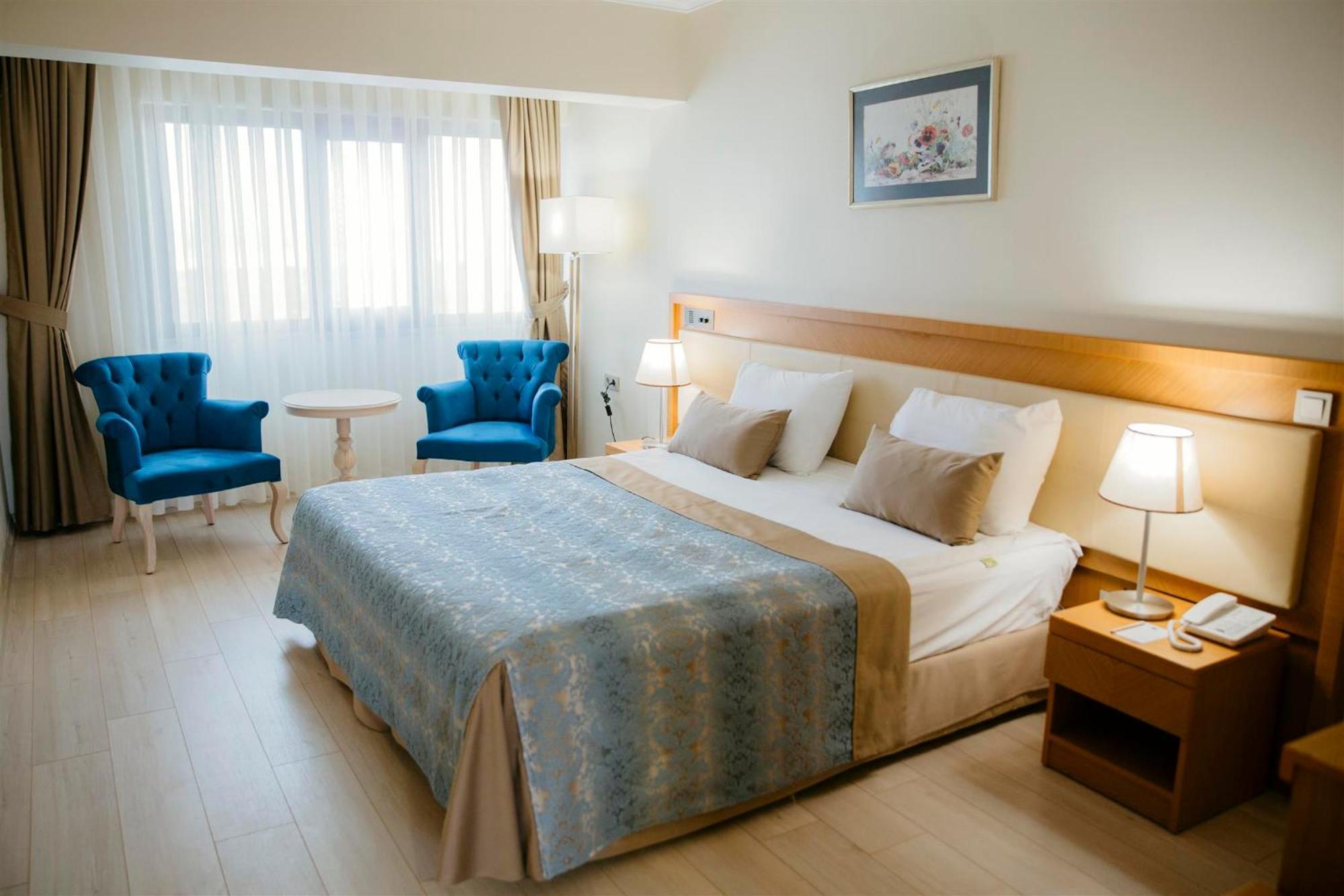Patalya Lakeside Resort Hotel Golbası Екстериор снимка